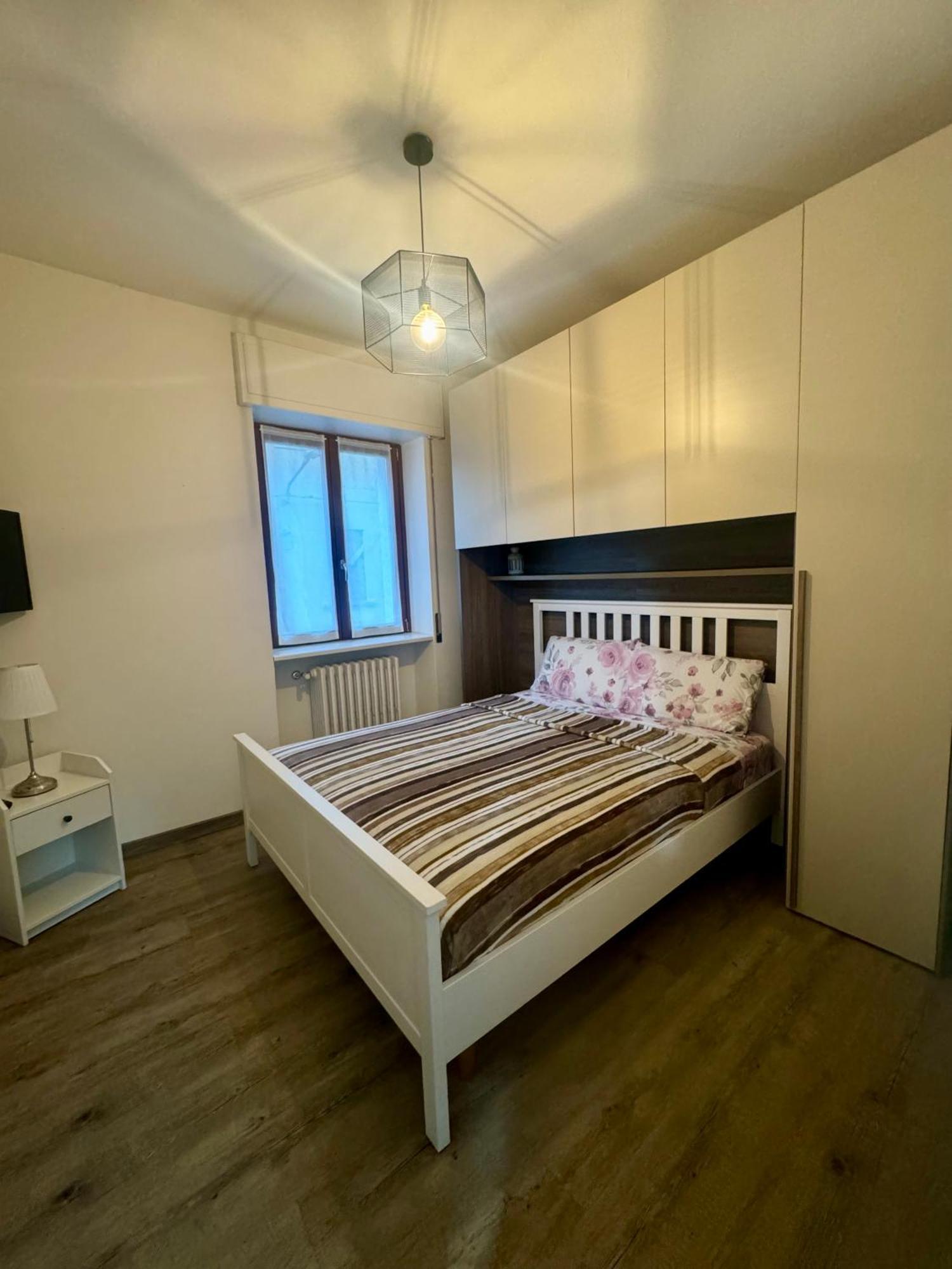 Casa Alessio - Elegante Appartamento Nel Cuore Di Cesano Maderno Zewnętrze zdjęcie