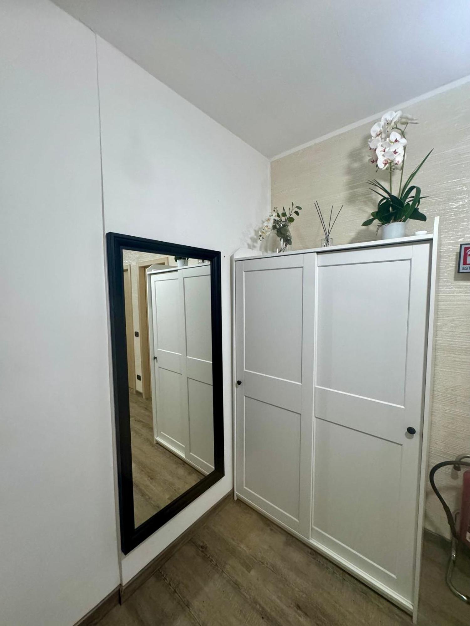 Casa Alessio - Elegante Appartamento Nel Cuore Di Cesano Maderno Zewnętrze zdjęcie